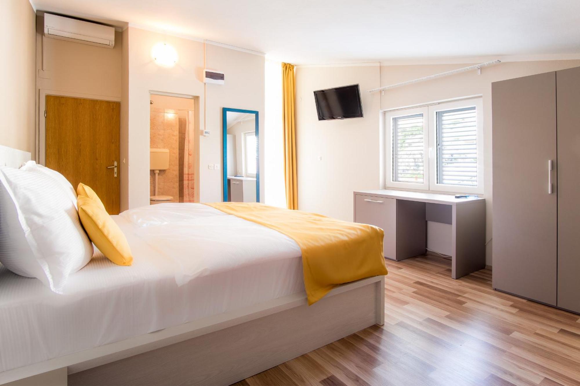 Rooms Nadia Stara Baška 部屋 写真